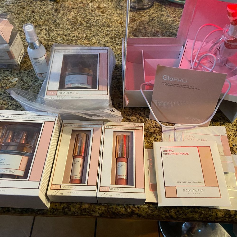 Glo pro  micro needle BIOSCIENCE LIP AND FACE ROLL